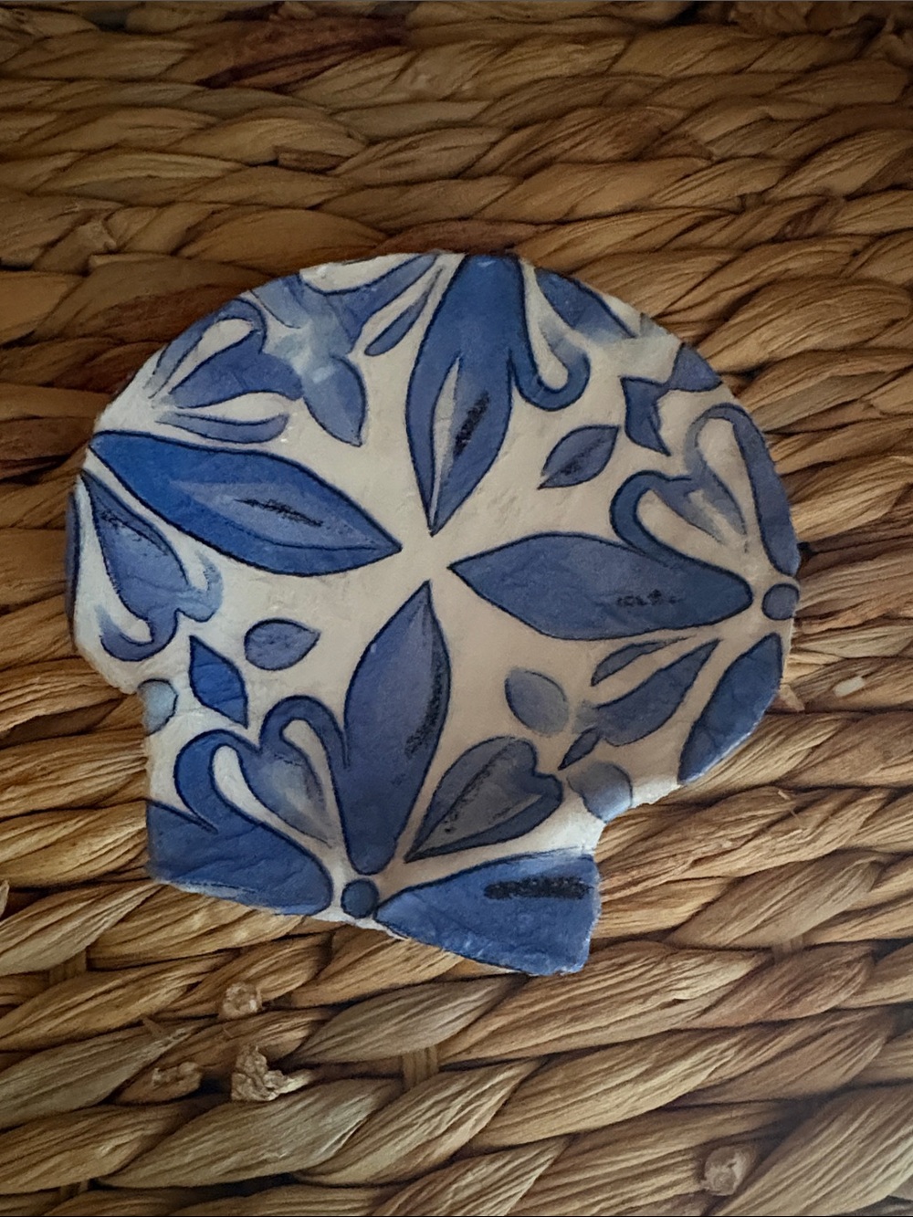 Hand Crafted Blue and White Floral Shell Accent Plate